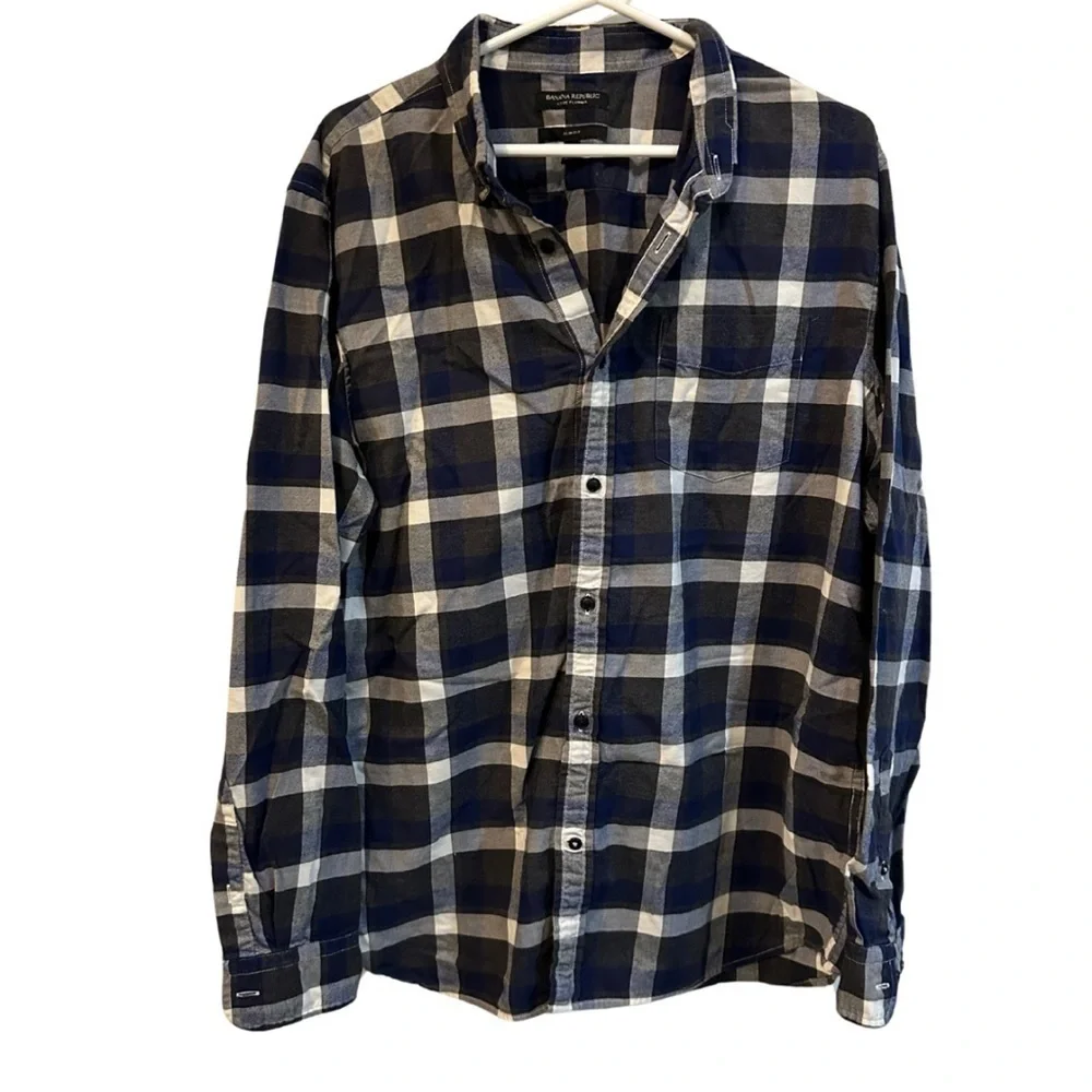 Banana Republic Blue and White Casual Button Down Shirt